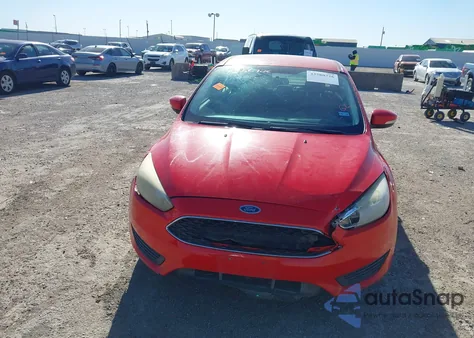 2016 Ford Focus Se z USA, uszkodzony, nr VIN 1FADP3F22GL281854